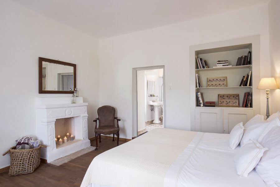 Ilios Private Island Retreat - Ottoman Building Pasha Suite Master Bedroom