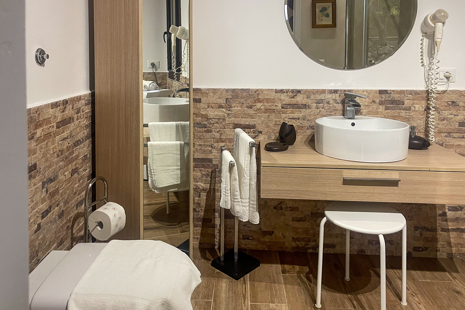Villa Giardini del Principe - Master Bedroom Ensuite Bathroom