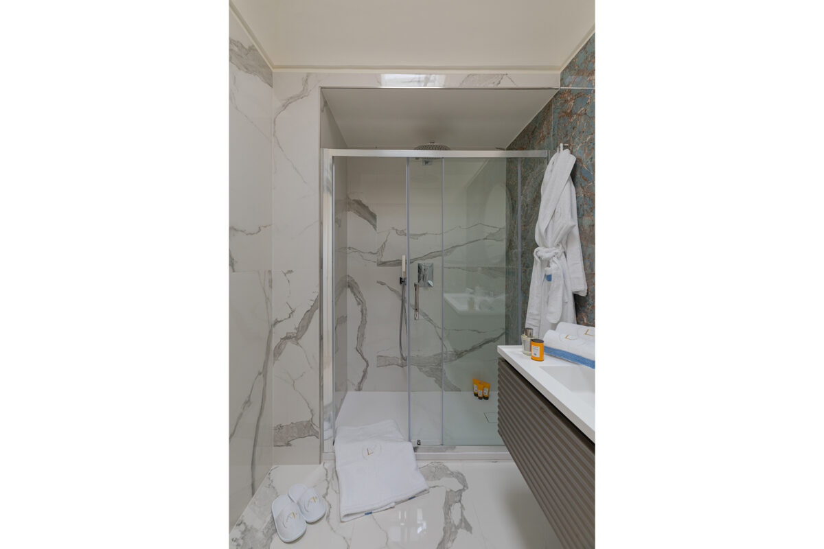 Villa Geranio Capri - Double Bedroom - Suite 1 - Ensuite Bathroom