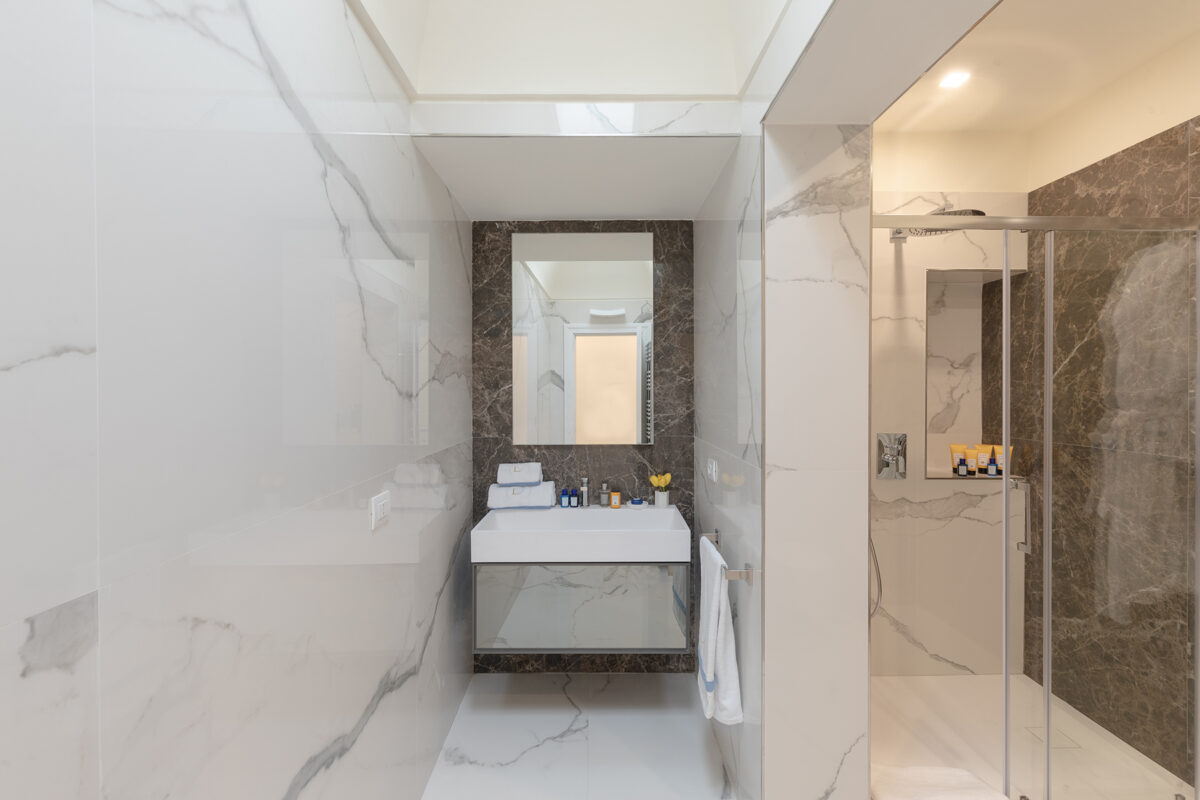 Villa Geranio Capri - Double Bedroom - Suite 3 - Ensuite Bathroom