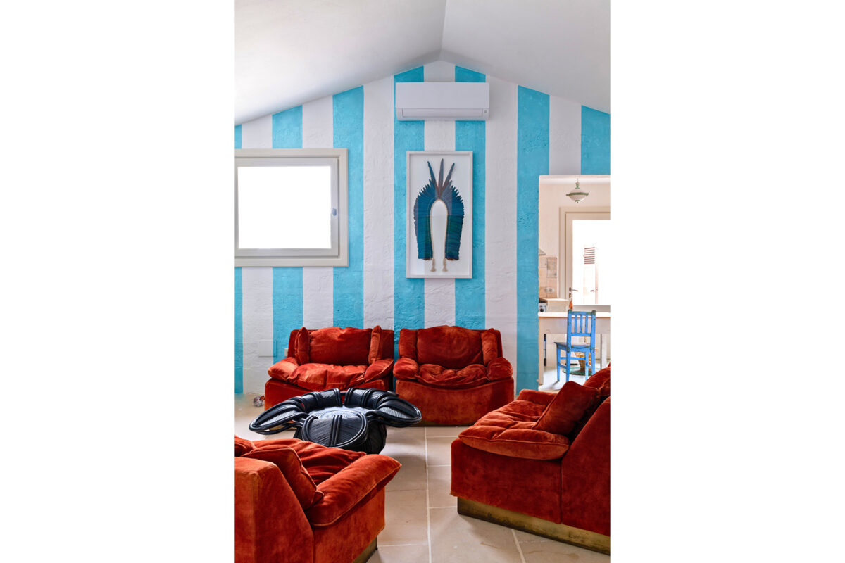 Torre Carpignano - Teal White Living Room