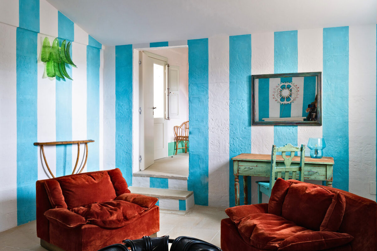 Torre Carpignano - Teal White Living Room