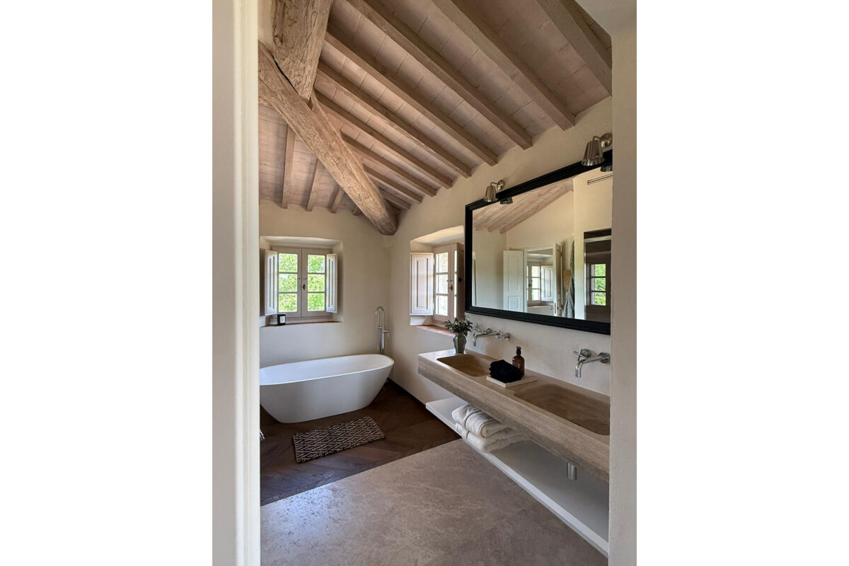 Casale Loggia - Double Bedroom Ensuite Bathroom