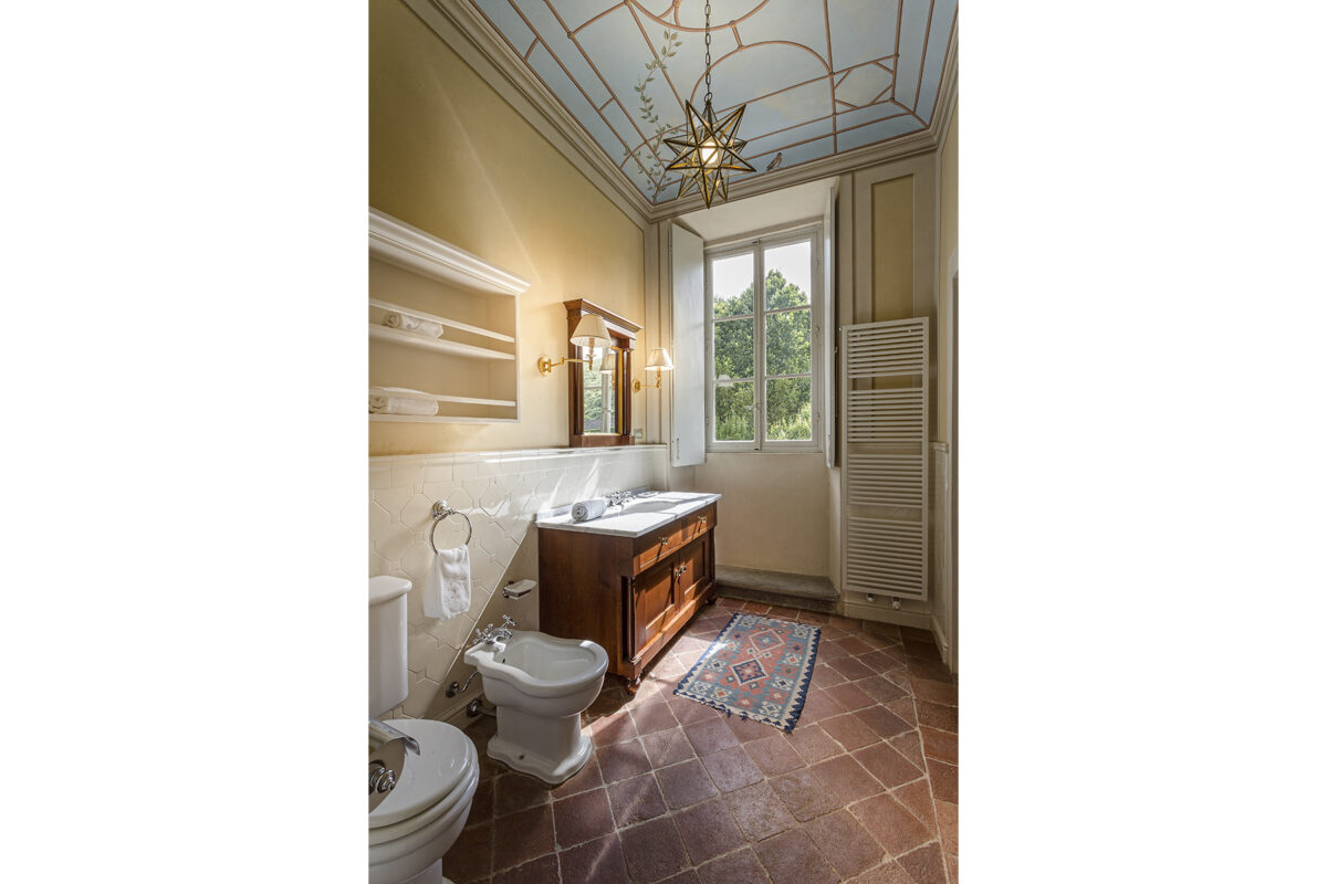 Villa Cosimo - Double Bedroom - Ensuite Bathroom