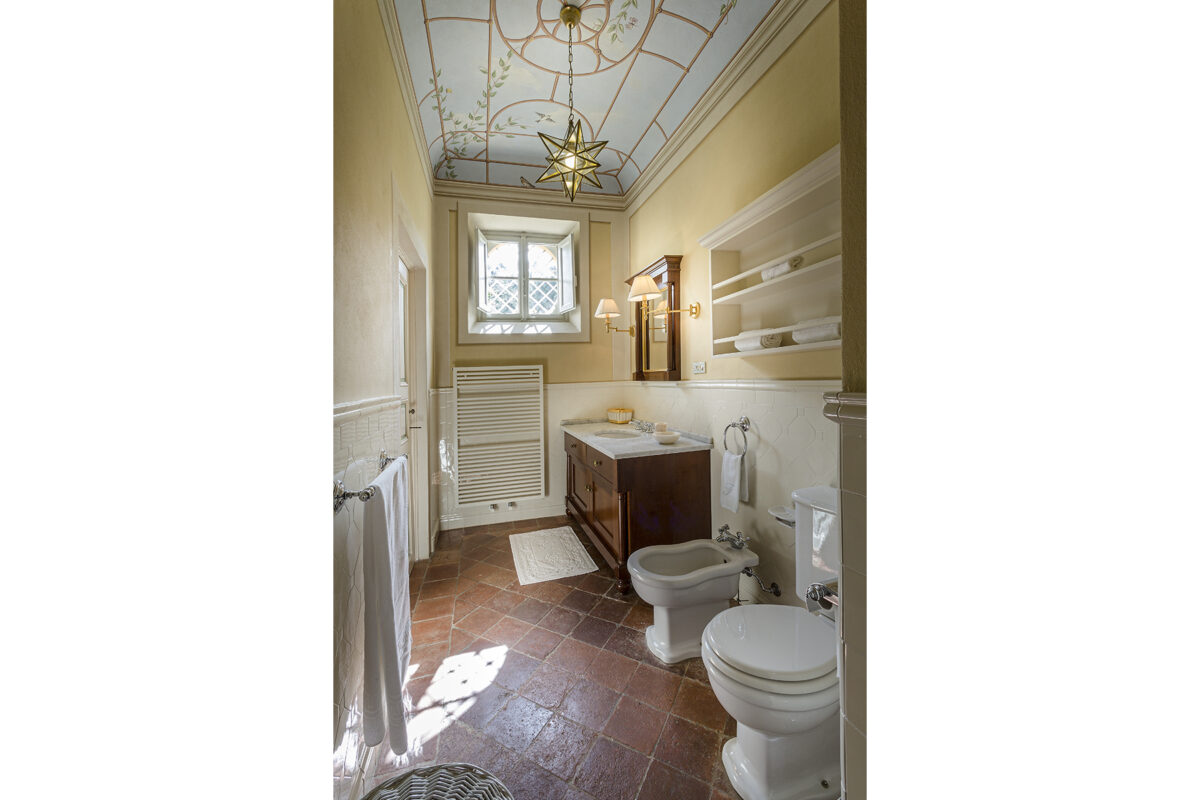 Villa Cosimo - Double Bedroom - Ensuite Bathroom
