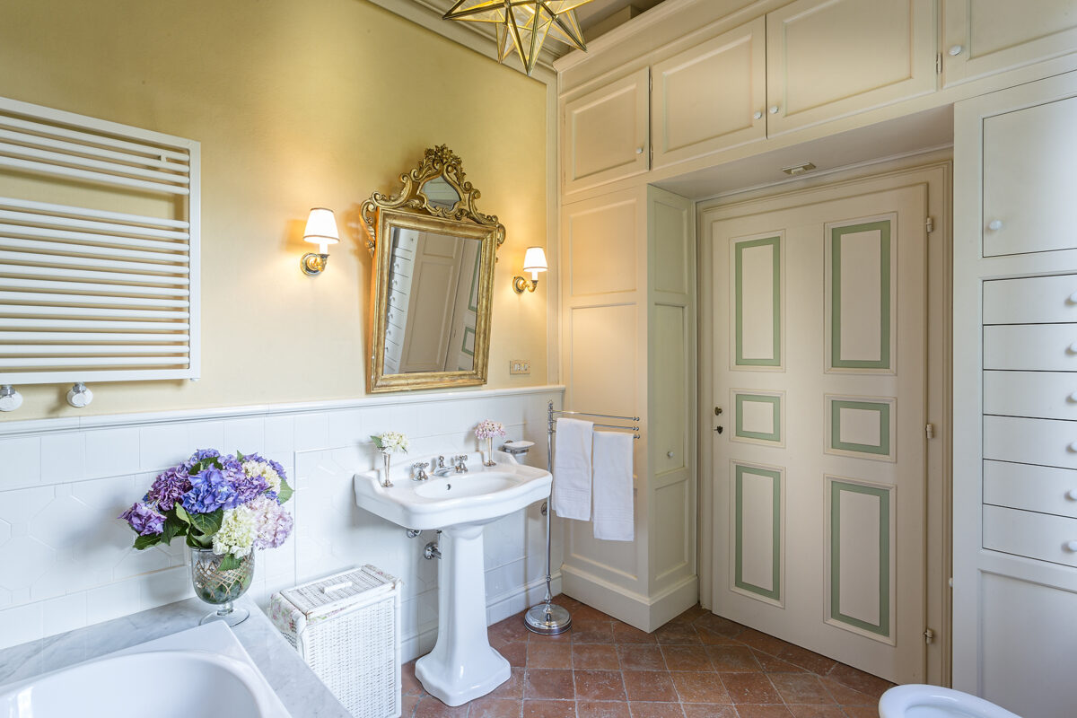 Villa Cosimo - Double Bedroom - Ensuite Bathroom