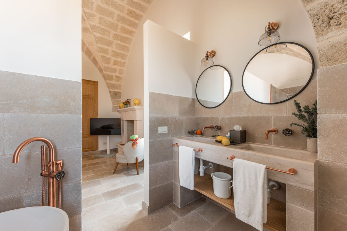 Epoca Savelletri - Double Bedroom - Ensuite Bathroom