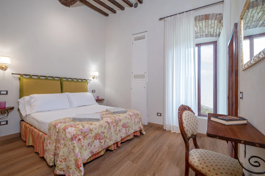 Castello Bonaparte - Tower Palace - The Lady Bedroom