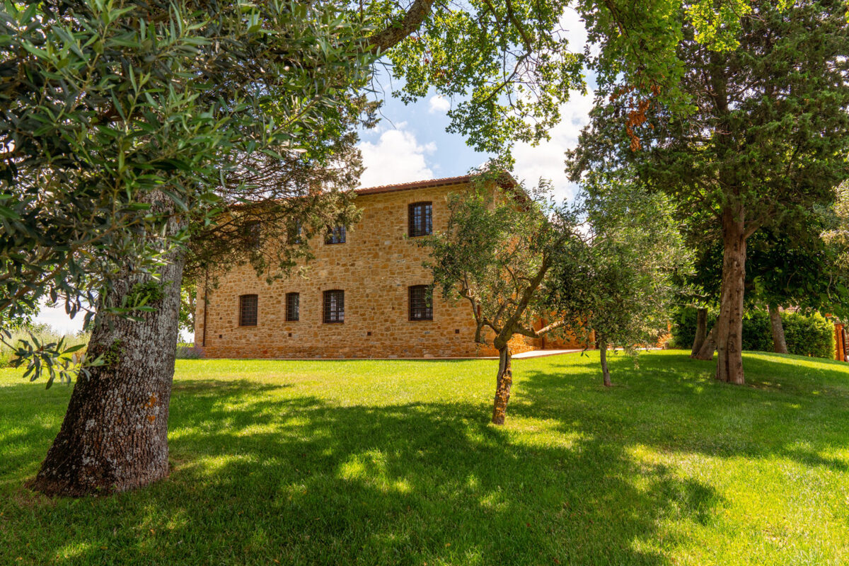 Relais Bartolomeo - Exterior - Gardens + Villa