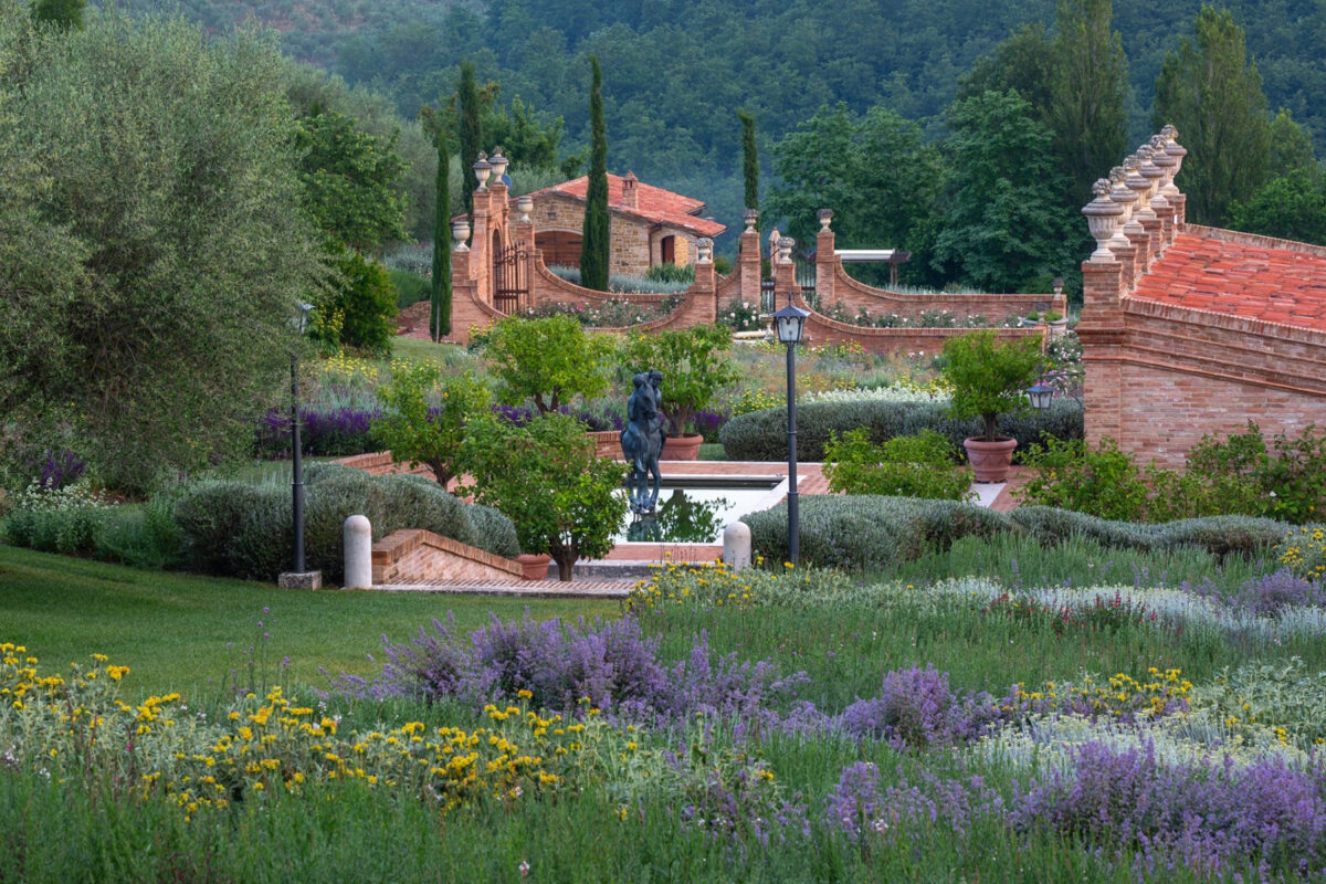 Relais Bartolomeo - Exterior - Gardens + Fountain