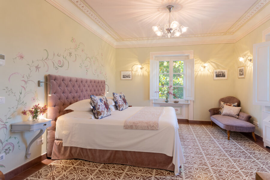 Villa Vorno - Pink Bedroom