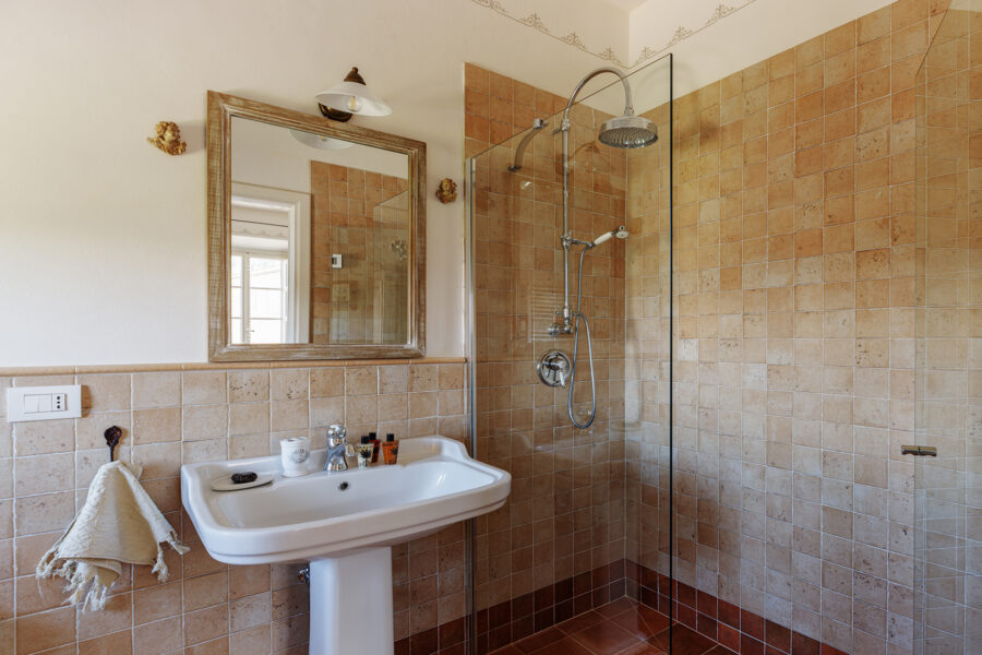Villa Vorno - Guest House - Bathroom