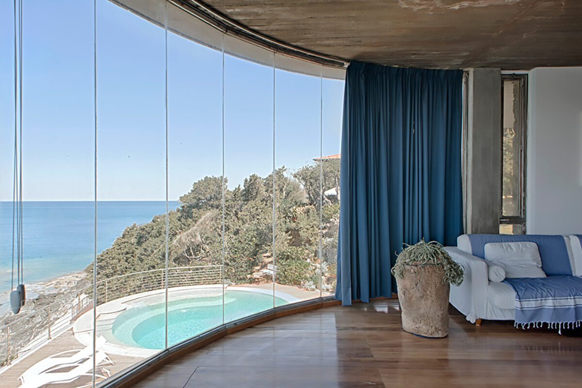 Villa Rosignano Sea Front - Living Room