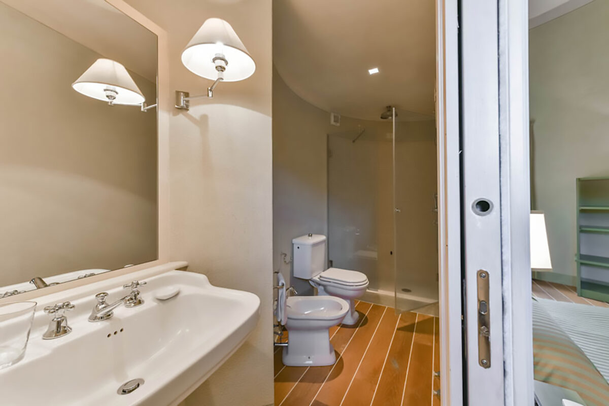 Castel di Pietra - Double Bedroom Bathroom